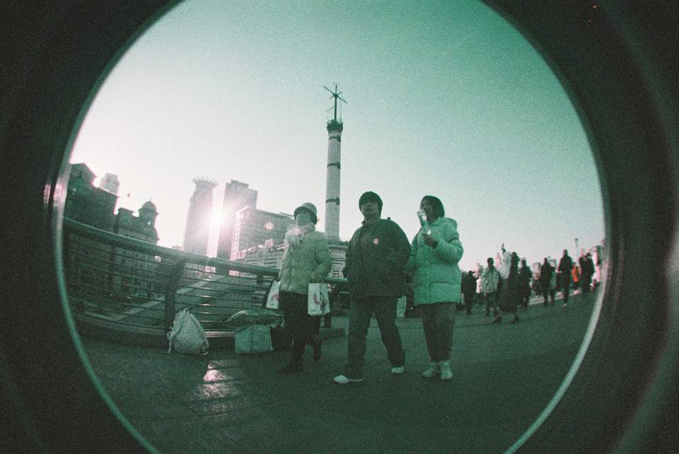 © 唐语婷 | 使用 Fisheye No.2 135 第二代鱼眼胶片相机－葡萄酱特别版 &amp; LomoChrome Purple ISO 100–400 135 紫调负片－ Pétillant 汽泡特別版拍摄