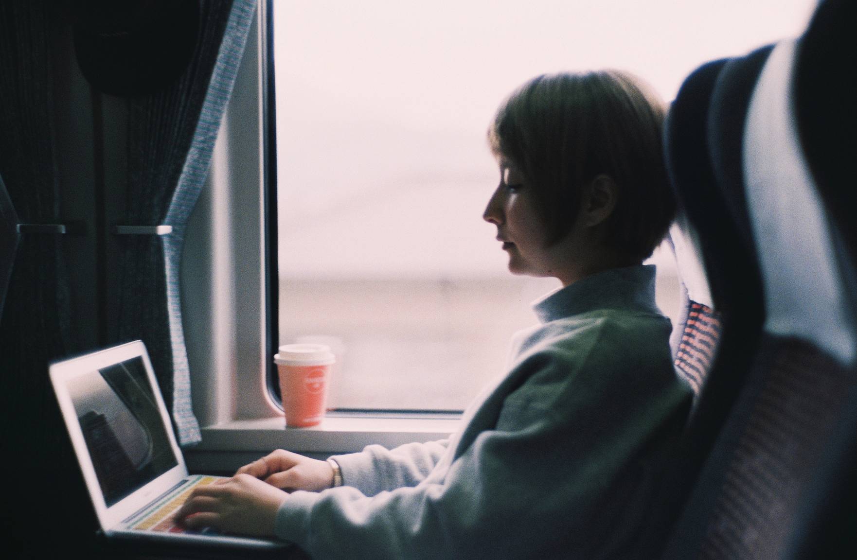 Snap! 鈴木編集長、New Jupiter 3+ Art Lensで撮る。 · Lomography