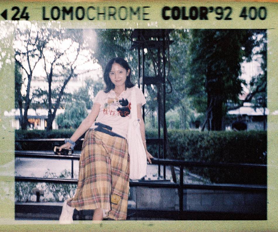 Credits: 杨荣杰 李俊琪｜ LomoChrome Color '92 ISO 400 110 日落版、 Lomography CN Tiger 110 负片胶卷
