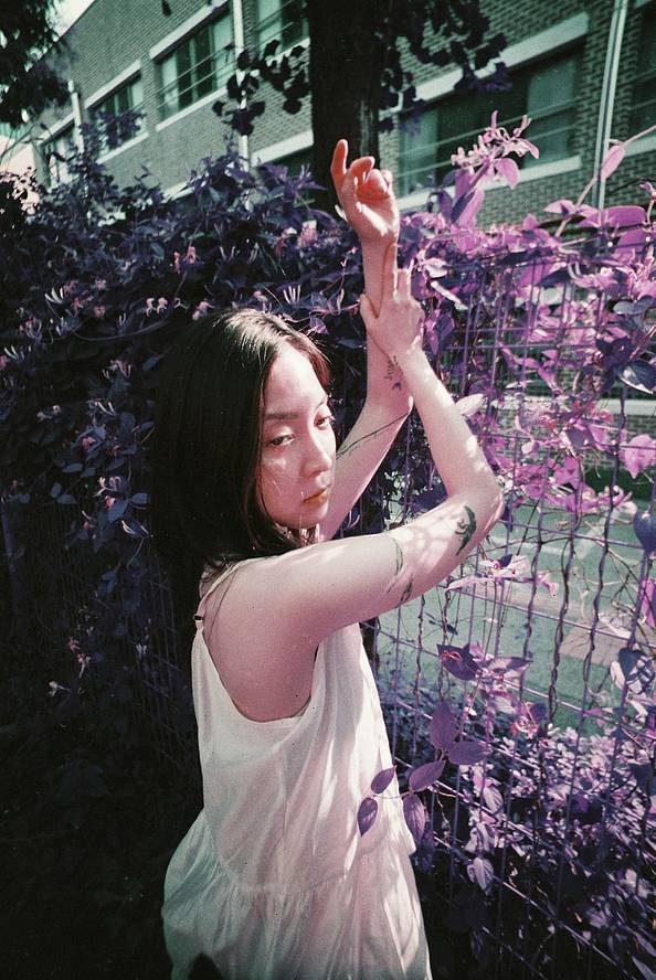 © Jiun | Lomo LC-Wide 广角胶片相机 | LomoChrome Purple ISO 100–400 135 紫调负片－ Pétillant 汽泡特別版 | Model: Hae-ro Kang
