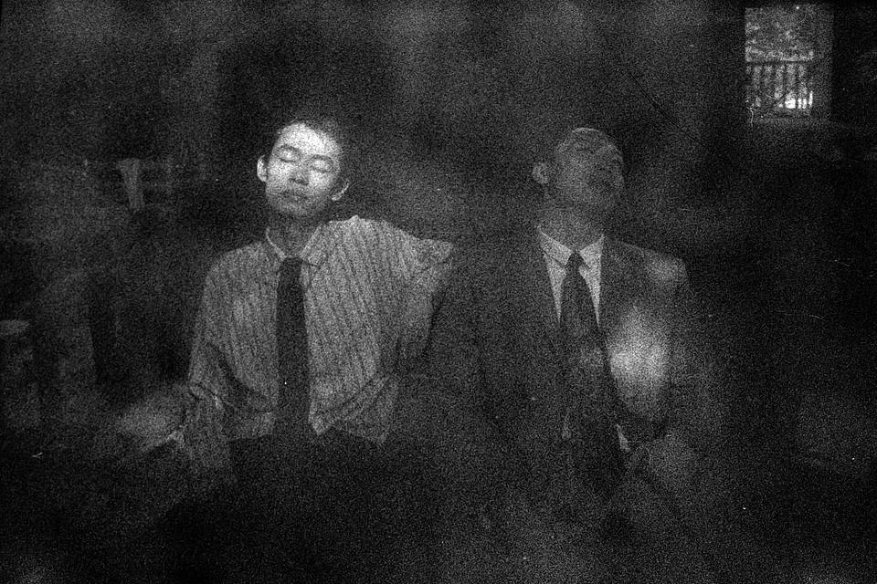 © 空调水，模特：神童 &amp; 欧阳 |  使用Lomography B&amp;W Earl Grey ISO 100 120 黑白胶卷拍摄