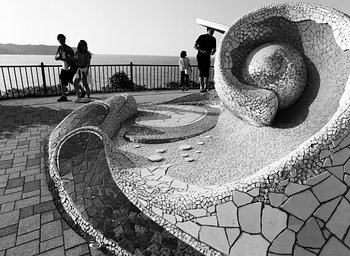 Lens: MAMIYA-SEKOR C 35mm f3.5 N · Lomography