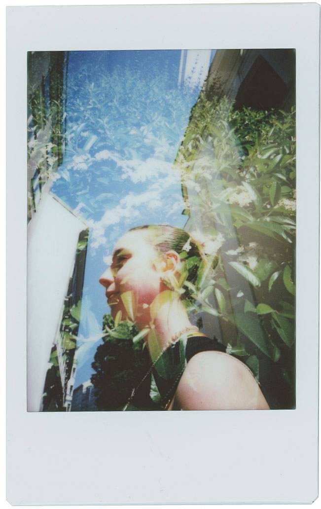Tipster：使用 Lomo'Instant Automat Glass 广角玻璃镜头拍立得相机和彩色滤片进行多重曝光