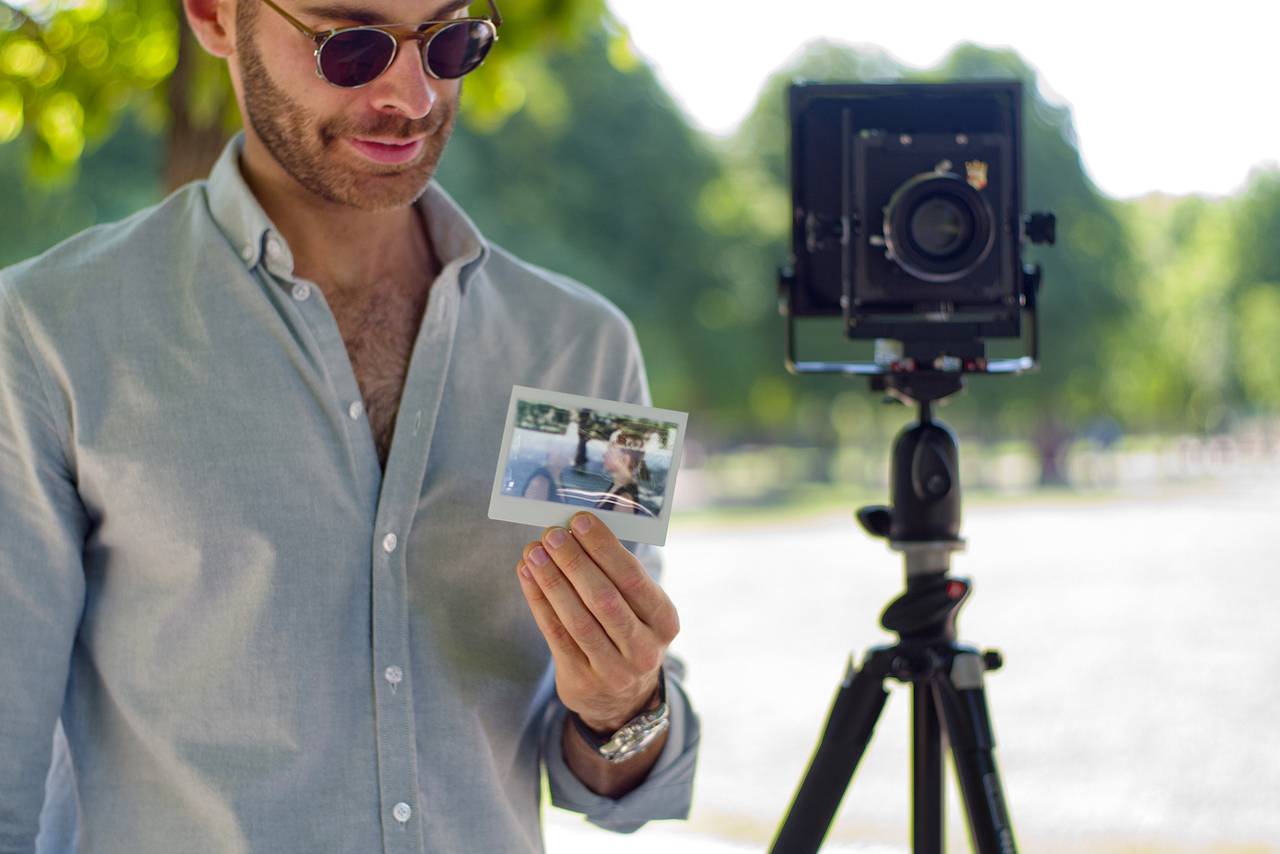 Proof your large format shots, achieve great details and shallow depth of field on Instax Wide film with the LomoGraflok – the world’s first Instant Back for 4×5 cameras.