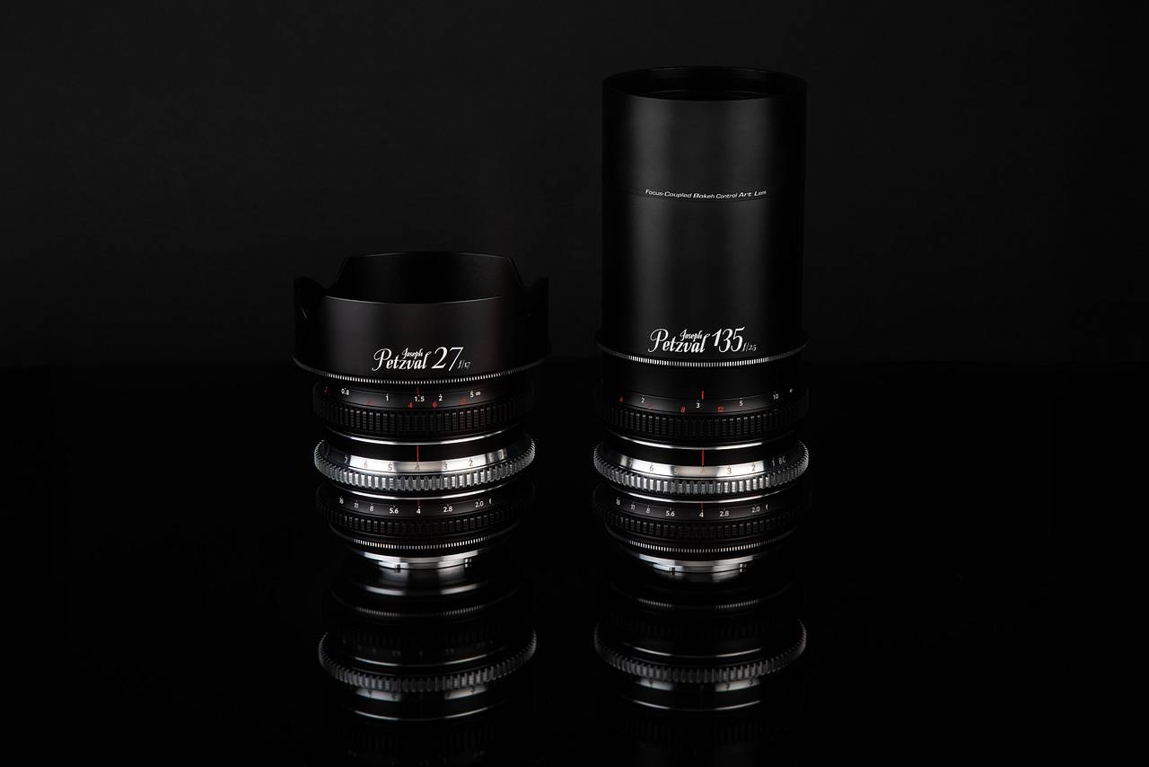 27mm와 135mm 조셉 펫츠발 아트 렌즈가 포함된 번들 로 최고의 가치와 유연성을 누리며 시리즈를 완성하세요.