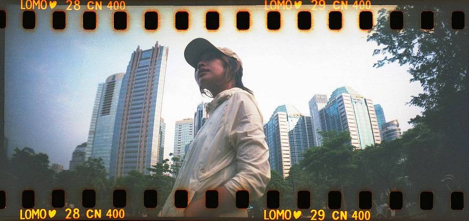 Muhammad Abdul Aziz 对 Sprocket Rocket 齿孔火箭 135 胶片相机的第一印象