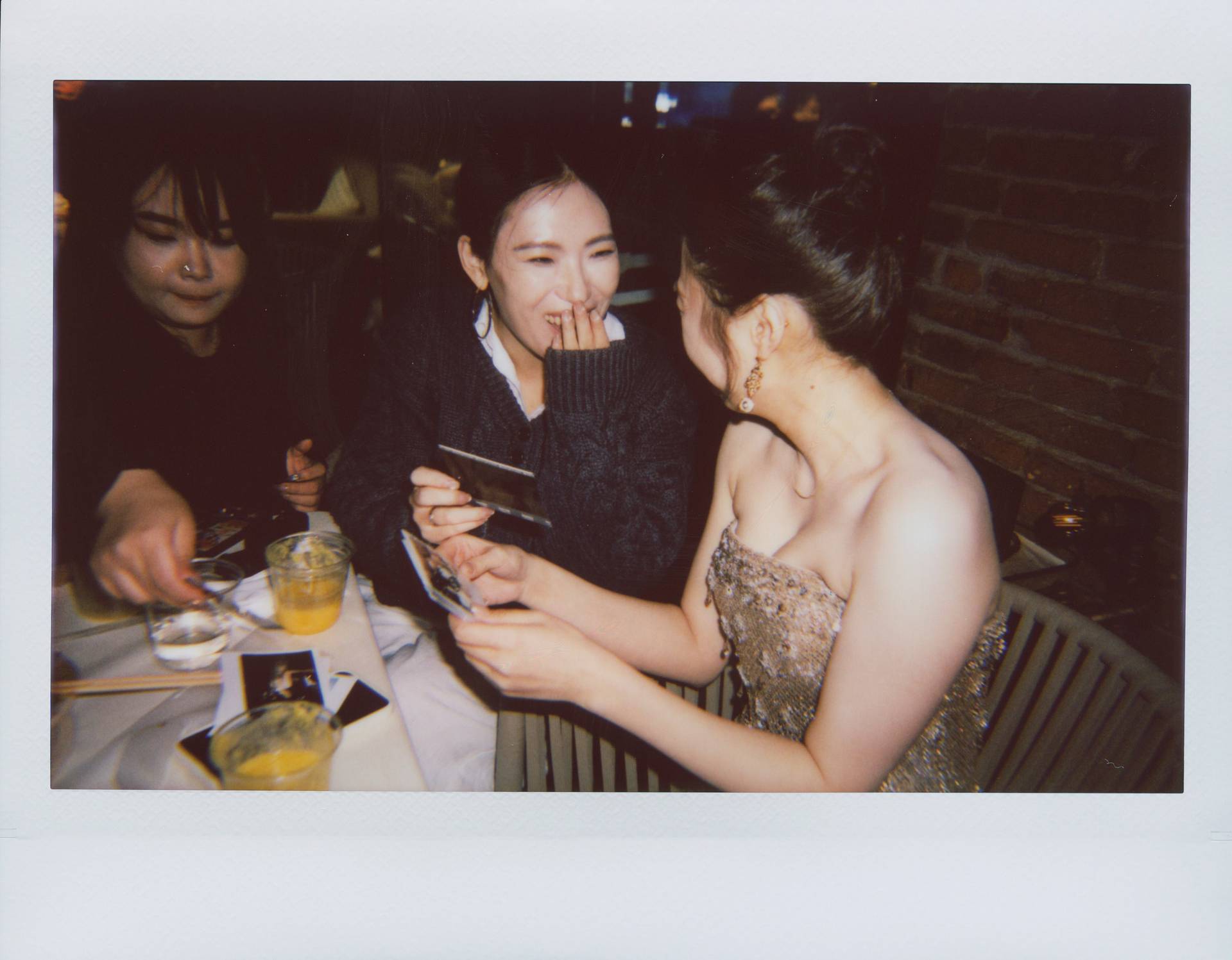 © 养乐多 | 使用 Lomo'Instant Wide 宽幅拍立得相机套装－经典墨黑色 拍摄