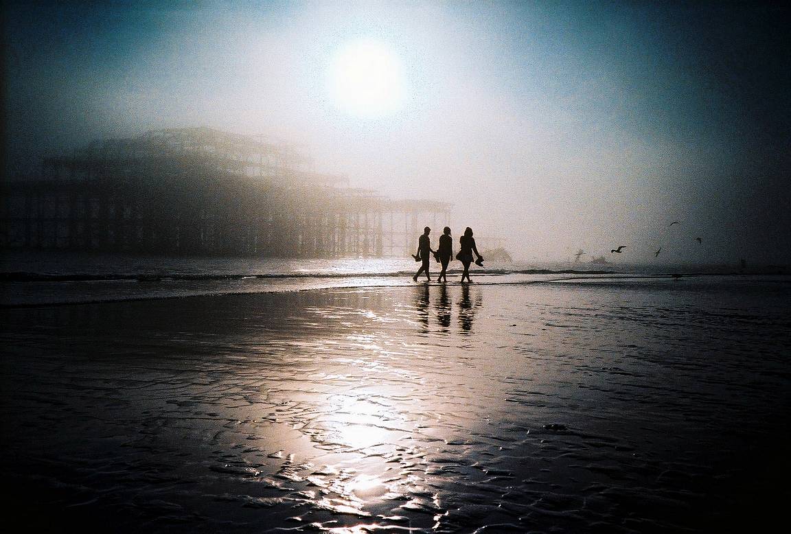 Lomography x minimum: Into the Light