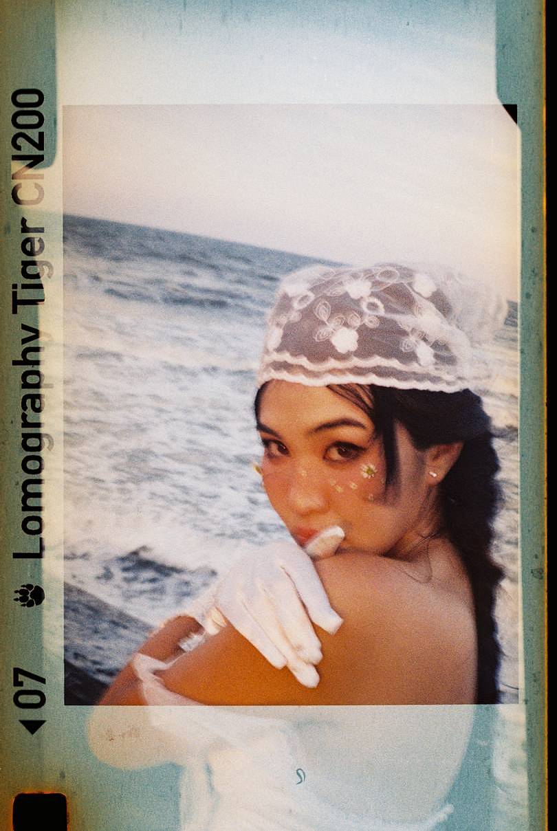 照片由 Film Full Photo 拍摄｜使用 Lomomatic 110 自动玻璃镜头胶片相机连闪光灯 & Lomography Tiger CN ISO 200 110 彩色负片胶卷