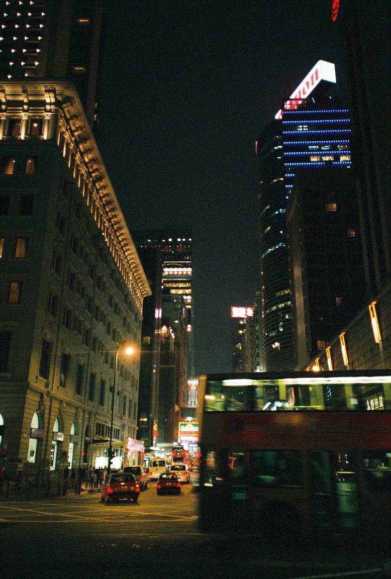 Fuji Natura 1600: 夜間撮影のためのパーフェクトなフィルム · Lomography