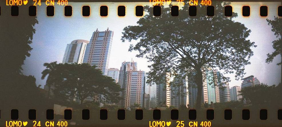 © Muhammad Abdul Aziz 使用 Sprocket Rocket 齿孔火箭 135 胶片相机
