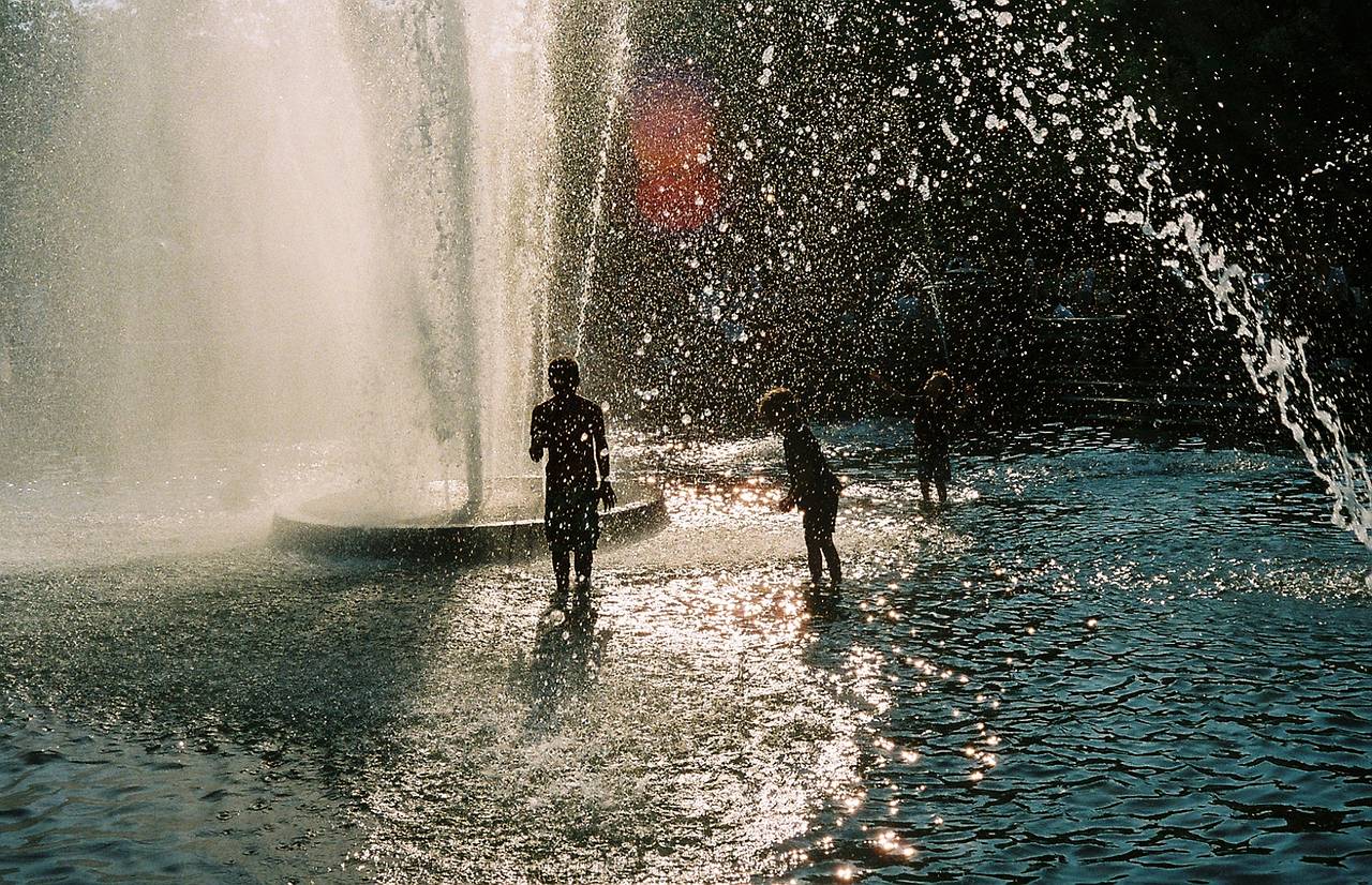 Lomography 标志性的美学 － 让照片充满生机。