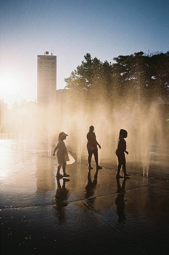 Photos by Alix Payelleville and Lucia Tarozzo | Lomo MC-A 135 全自动随拍胶片相机