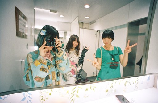 Diana F+ Instant Camera：インスタントの素晴らしい写真 · Lomography