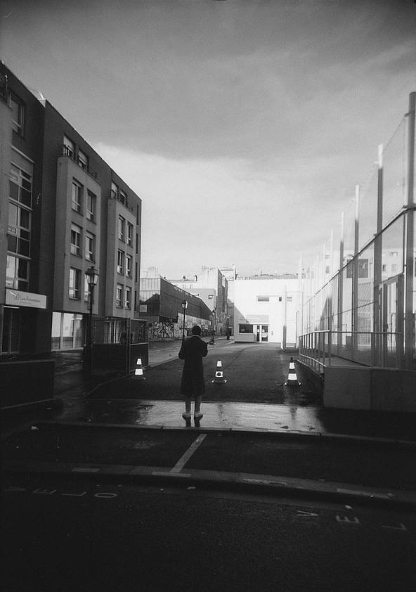 使用 LomoApparat 21mm 阿帕赫超广角胶片相机 和 Lomography B&W Earl Grey ISO 100 135 黑白胶卷 拍摄