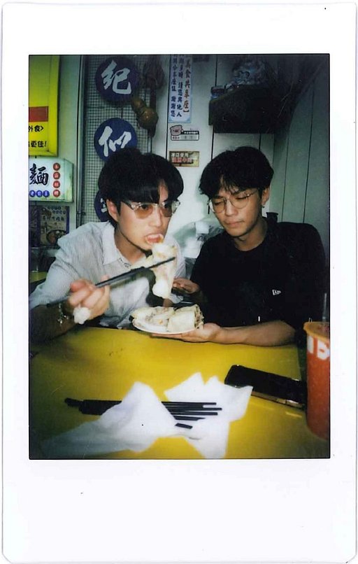 #ADayWith RIKI:樂團主唱睿雞帶著台灣正宗迪斯可和 Lomo'Instant Automat Glass 登陸日本!