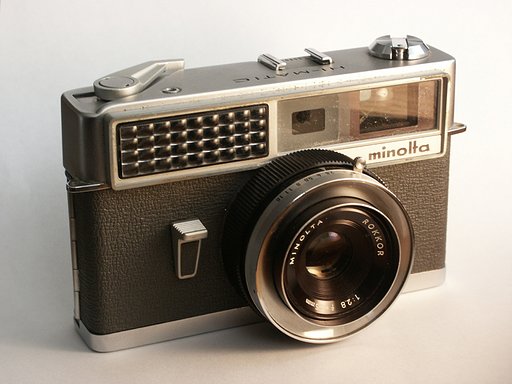 Lomopedia: Minolta Hi-Matic