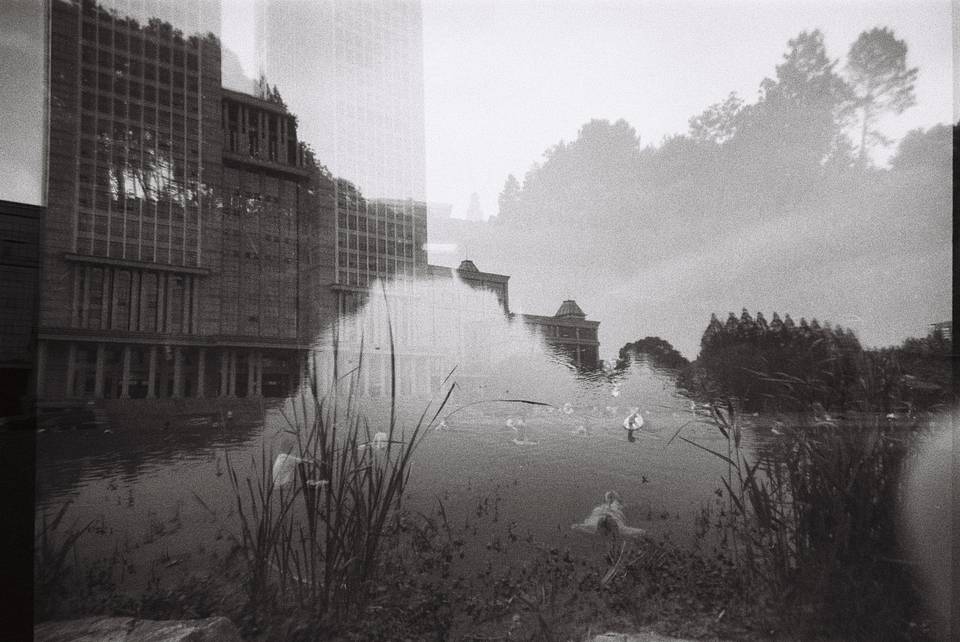 © 王逸帆 | 使用 LomoApparat 21mm 阿帕赫超广角胶片相机 - 巴黎特别版 及 Lomography B&amp;W ISO 400 Berlin Kino 135 柏林电影黑白胶卷 拍摄