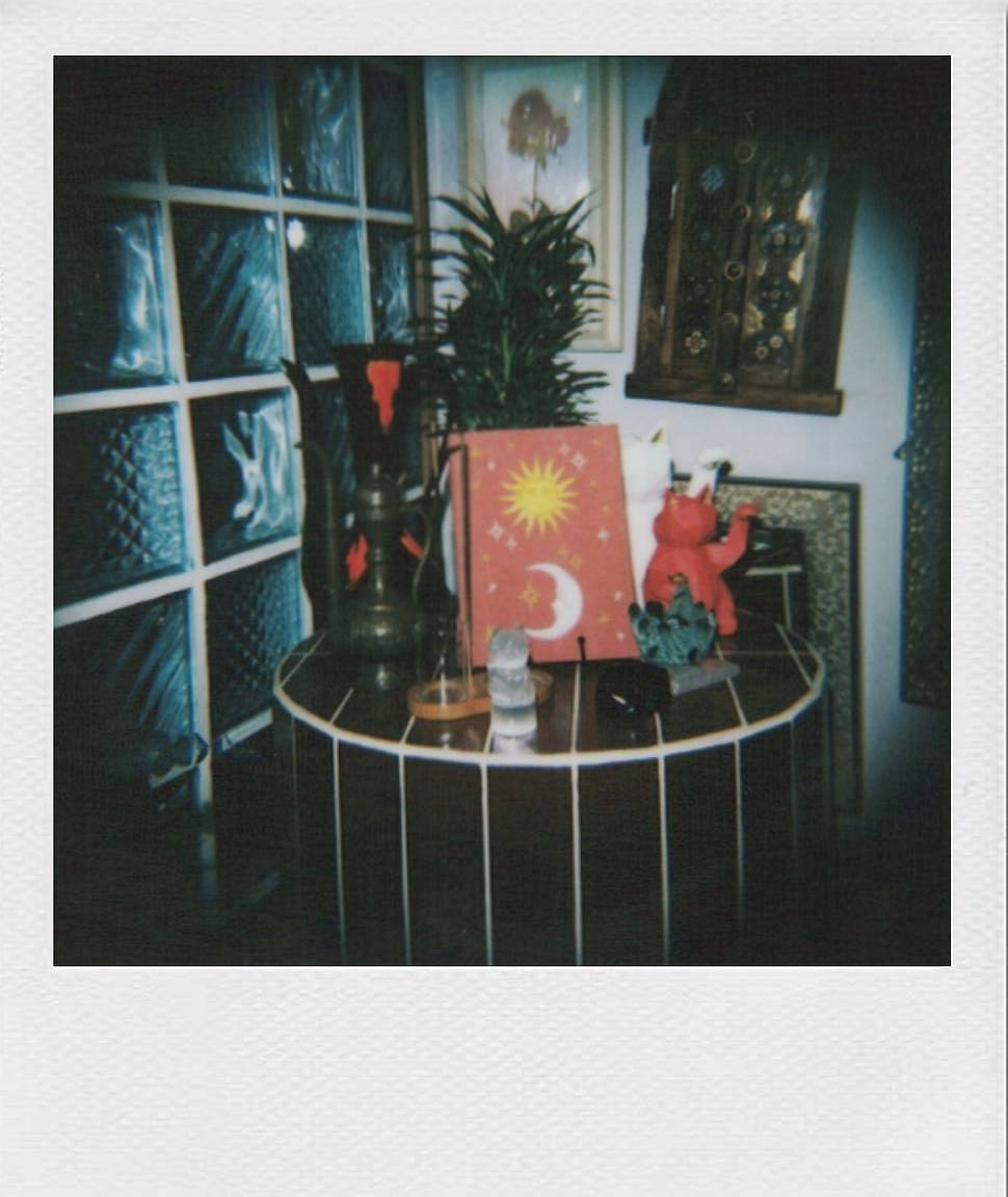 Left: Diana Instant Square 戴安娜方形拍立得 | Center:  Lomo'Instant Square Glass 方形拍立得相机 | Right: Lomo'Instant Square Glass 方形拍立得相机 (使用 Instant Mini 后背)