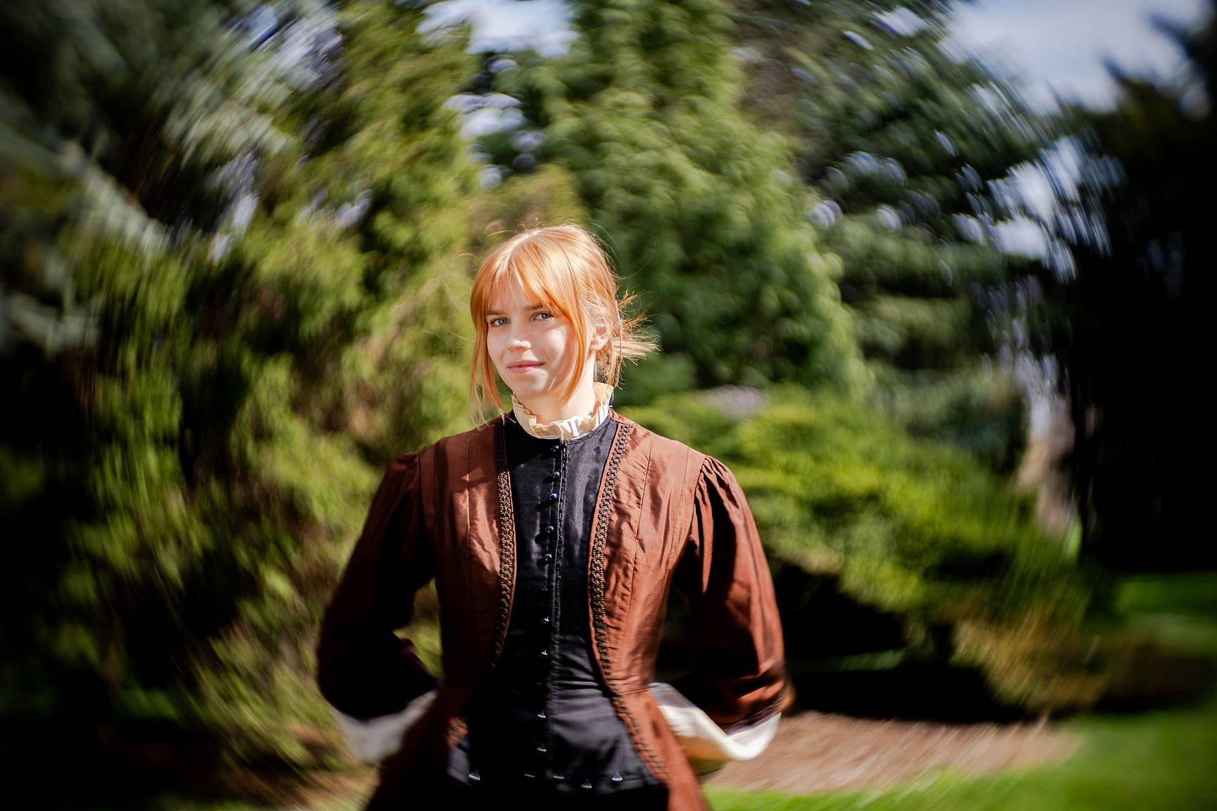 © Elisa Parrino, Sunsern Poontavee, Satoshi Immamura | Joseph Petzval 匹兹伐 55 f/1.7 联动对焦散景调控艺术镜头