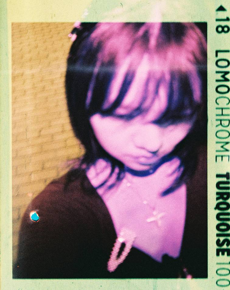 Credits: 葛欣｜LomoChrome Turquoise XR 100-400 110 绿松石胶卷