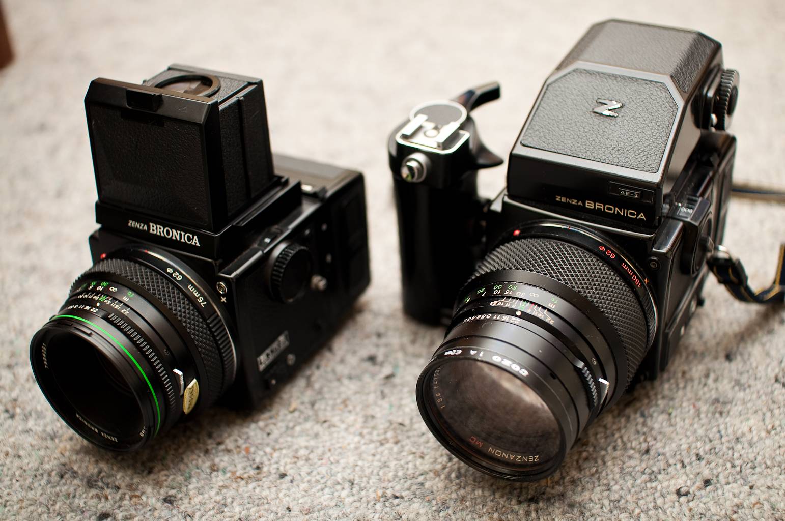 Lomopedia: Zenza Bronica ETR-Si · Lomography 