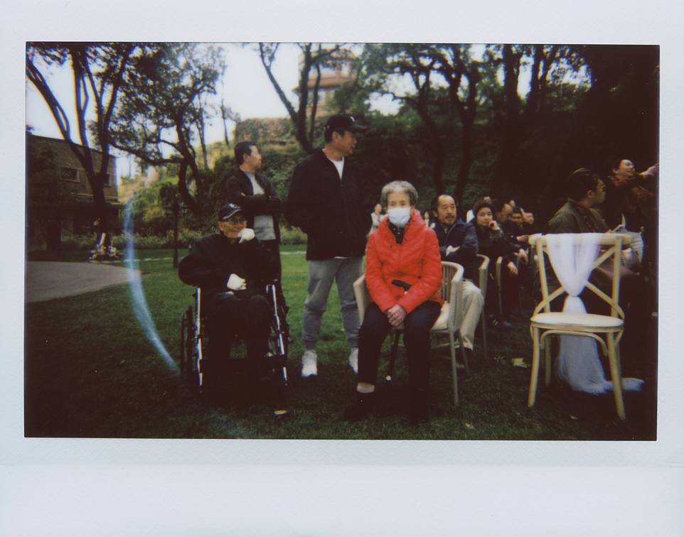 © 养乐多 | 使用 Lomo'Instant Wide 宽幅拍立得相机套装－经典墨黑色 拍摄