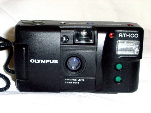 Olympus AM-100: Plastic Camera in 35 mm 