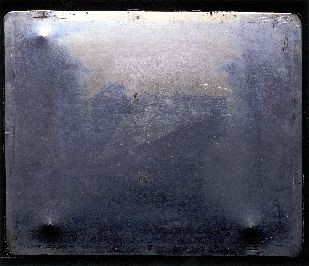 史上初めて写真を発明した人物は？ · Lomography