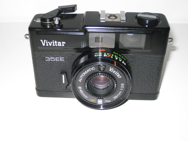 ビビター35EE／Vivitar38mm f/2.8付【実写確認済整備品】 Vivitar 35 EE, the perfect backup · Lomography