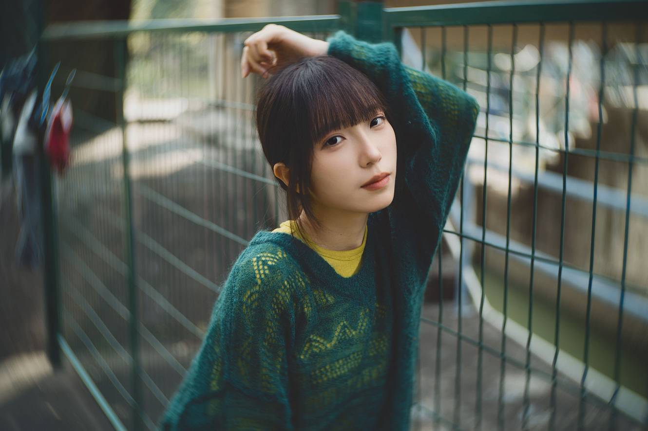 © 依然信薇 | 使用 Joseph Petzval 匹兹伐 55 f/1.7 联动对焦散景调控艺术镜头 拍摄