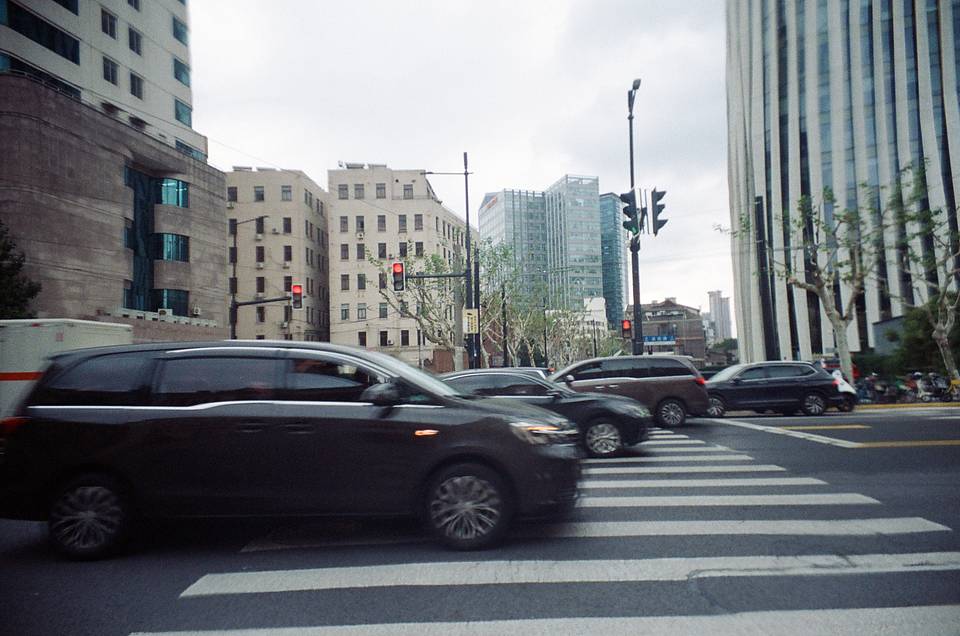 由三禾使用 LomoApparat 21mm 阿帕赫超广角胶片相机和 Lomo CN 800 135 拍摄