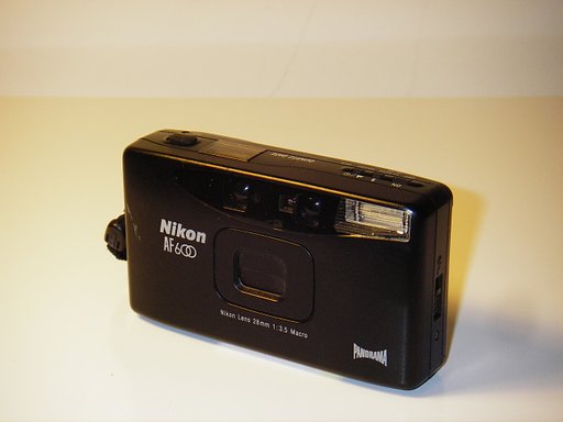 Lomopedia: Nikon AF600