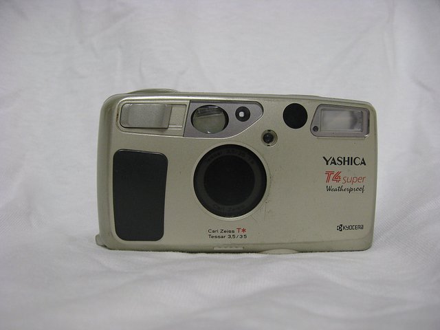 Lomopedia: Yashica T4 Super · Lomography
