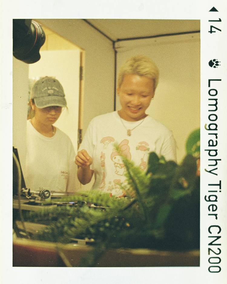使用 Lomomatic 110 自动玻璃镜头胶片相机连闪光灯 - 贝拉乔特别版 &amp; Lomography CN Tiger 110 负片胶卷 拍摄
