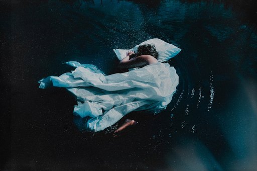 Entering the World of Dreams with Nádia Maria