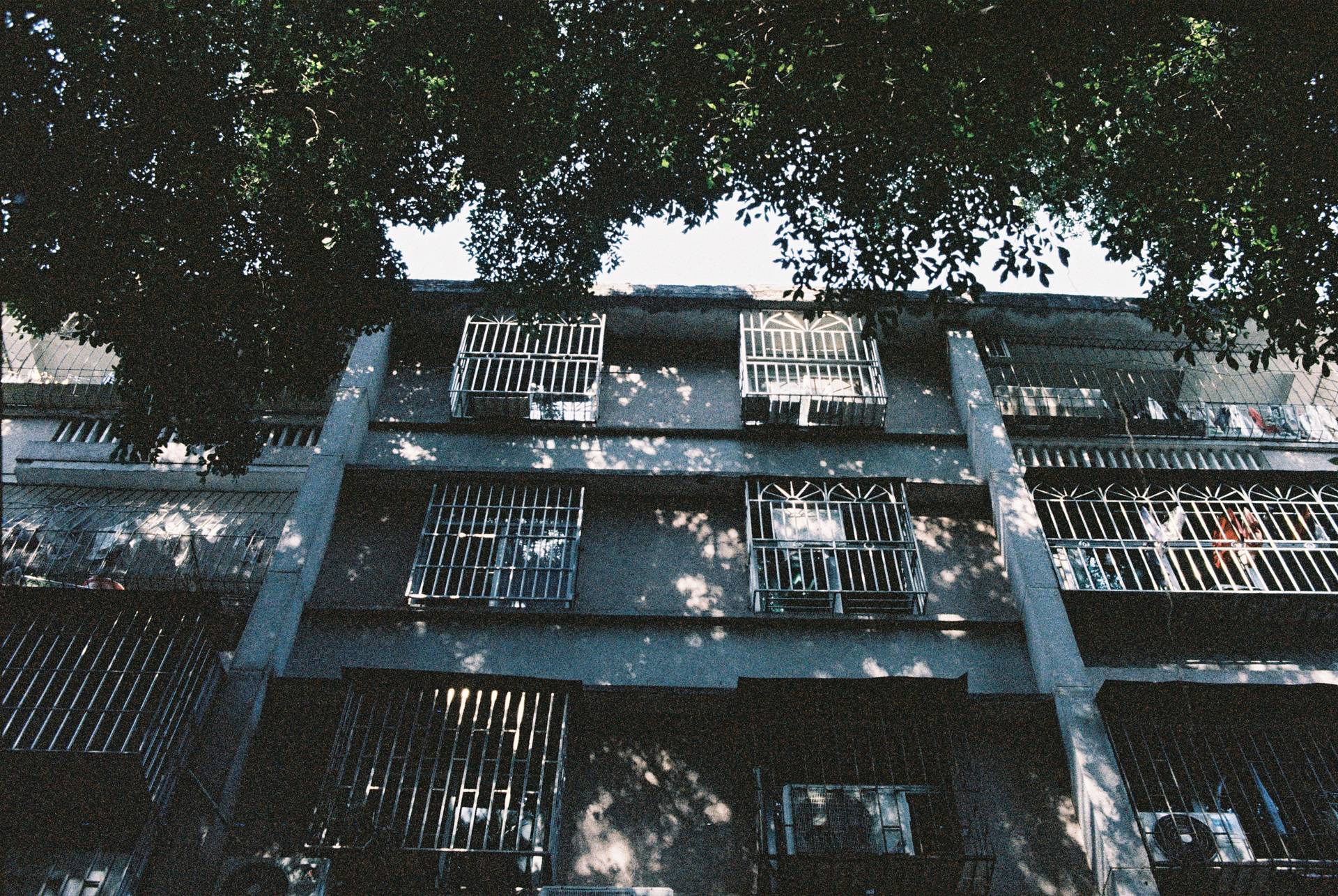 © YE | Shot on LomoChrome Color '92 ISO 400 135 日落版