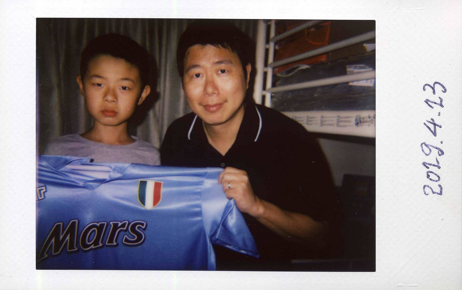 使用 Lomo’Instant Automat 自动拍立得相机拍摄
