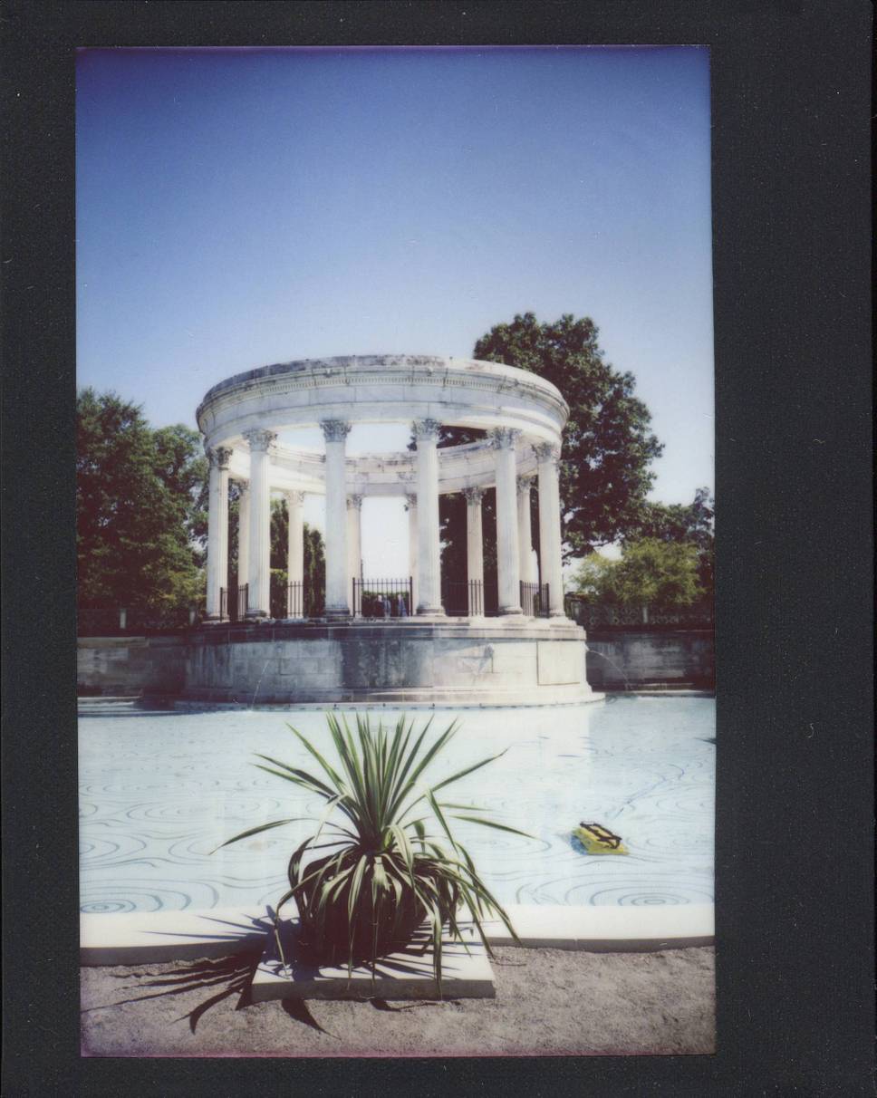 由 Ben Fraternale 使用 Lomo'Instant Wide Glass 拍摄