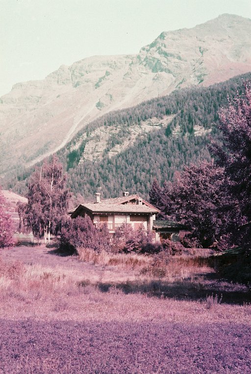 Unfamiliar Landscapes & Unpredictable Colors: The Peaks of Haute-Maurienne with Loris Faé