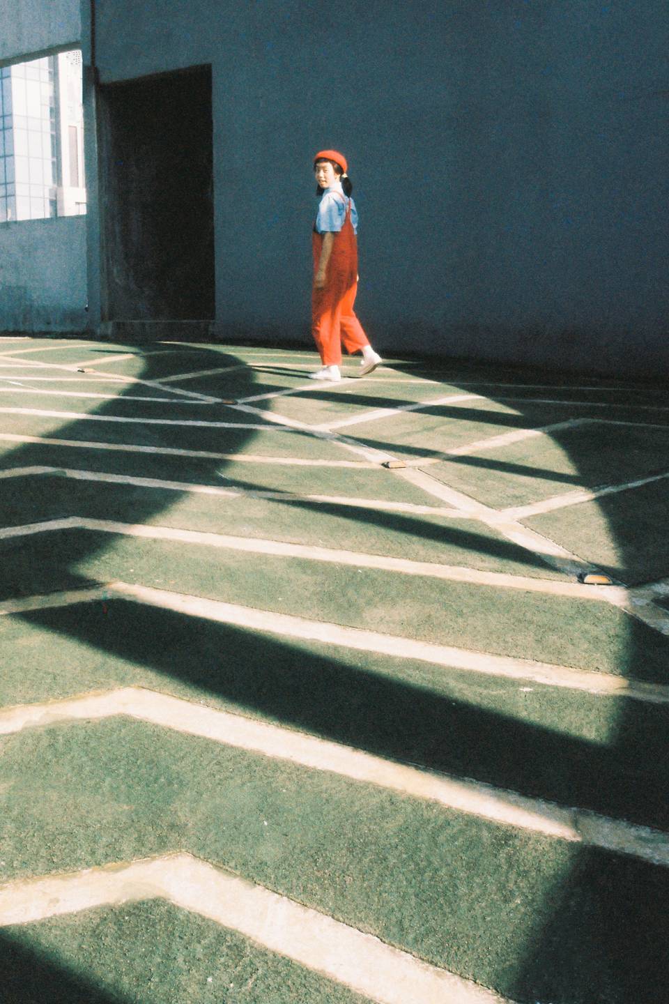 由空调水使用 LomoChrome Color' 92 135 日落版拍摄