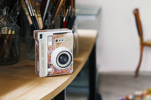 Lomo’Instant Automat & Lenses Klimt Water Serpents Edition