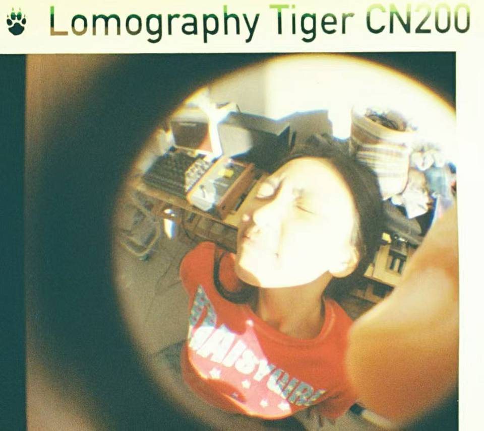 【Fisheye Baby 110 鱼眼胶片相机】静琳的 110 影像初尝试
