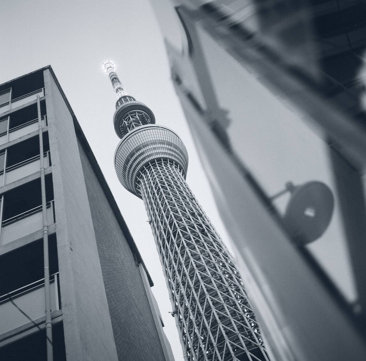 日本最高的建築 東京晴空塔 (Tokyo Skytree) 提供東京的全景視野，特別在日落時分，是拍攝城市景觀和空中照片的絕佳地點。Photo by takumia