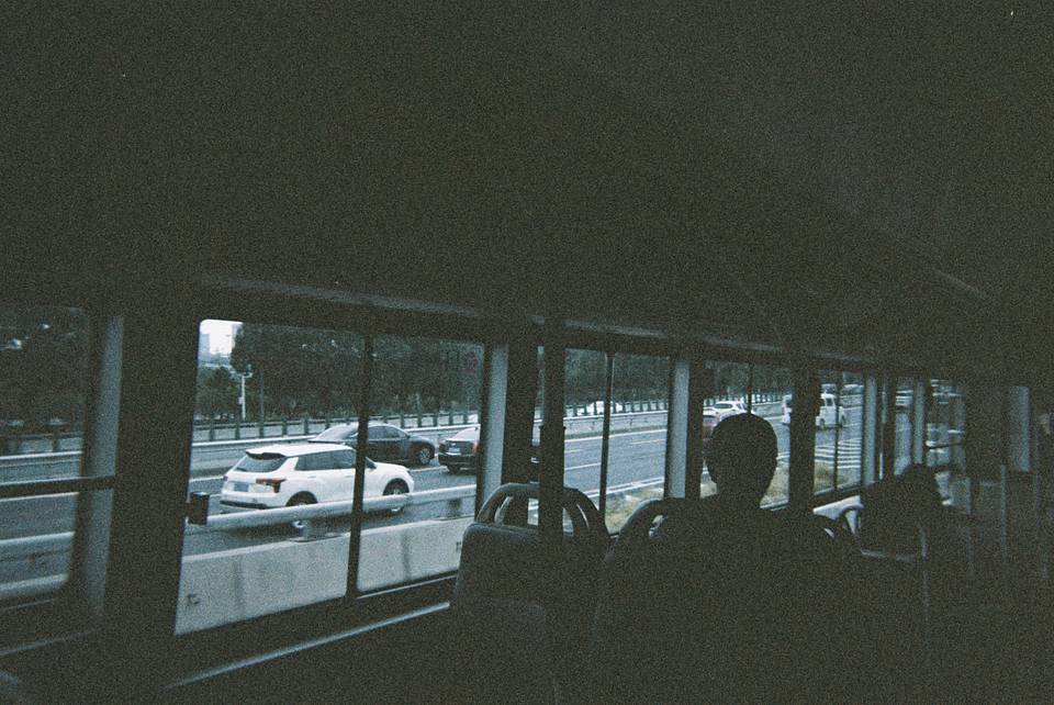 © 瓮婉清 ｜ 使用 Lomography Simple Use 易拍胶片相机（LomoChrome 大都会负片）拍摄