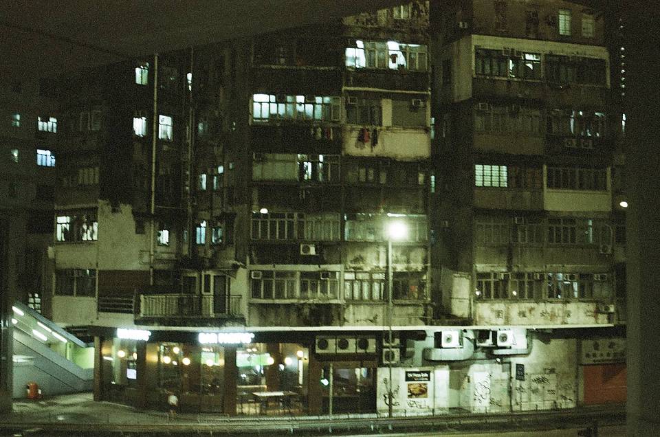 ©️ @film.not.movie ｜ LomoChrome Purple ISO 100–400 135 紫调负片 &amp; LomoChrome Metropolis 135 大都会胶卷