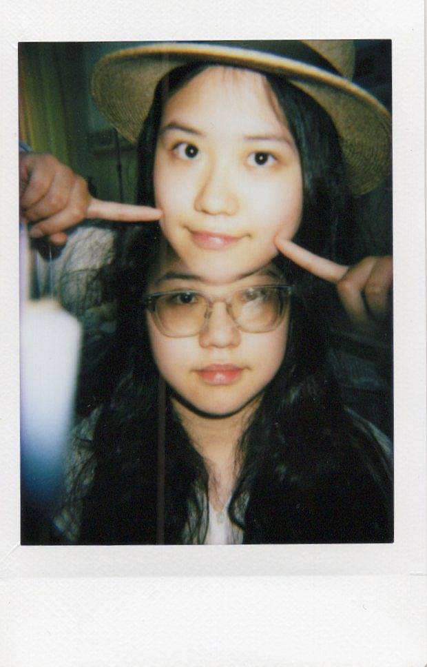 照片由苹果使用 Lomo'Instant Autom 自动拍立得相机 拍摄