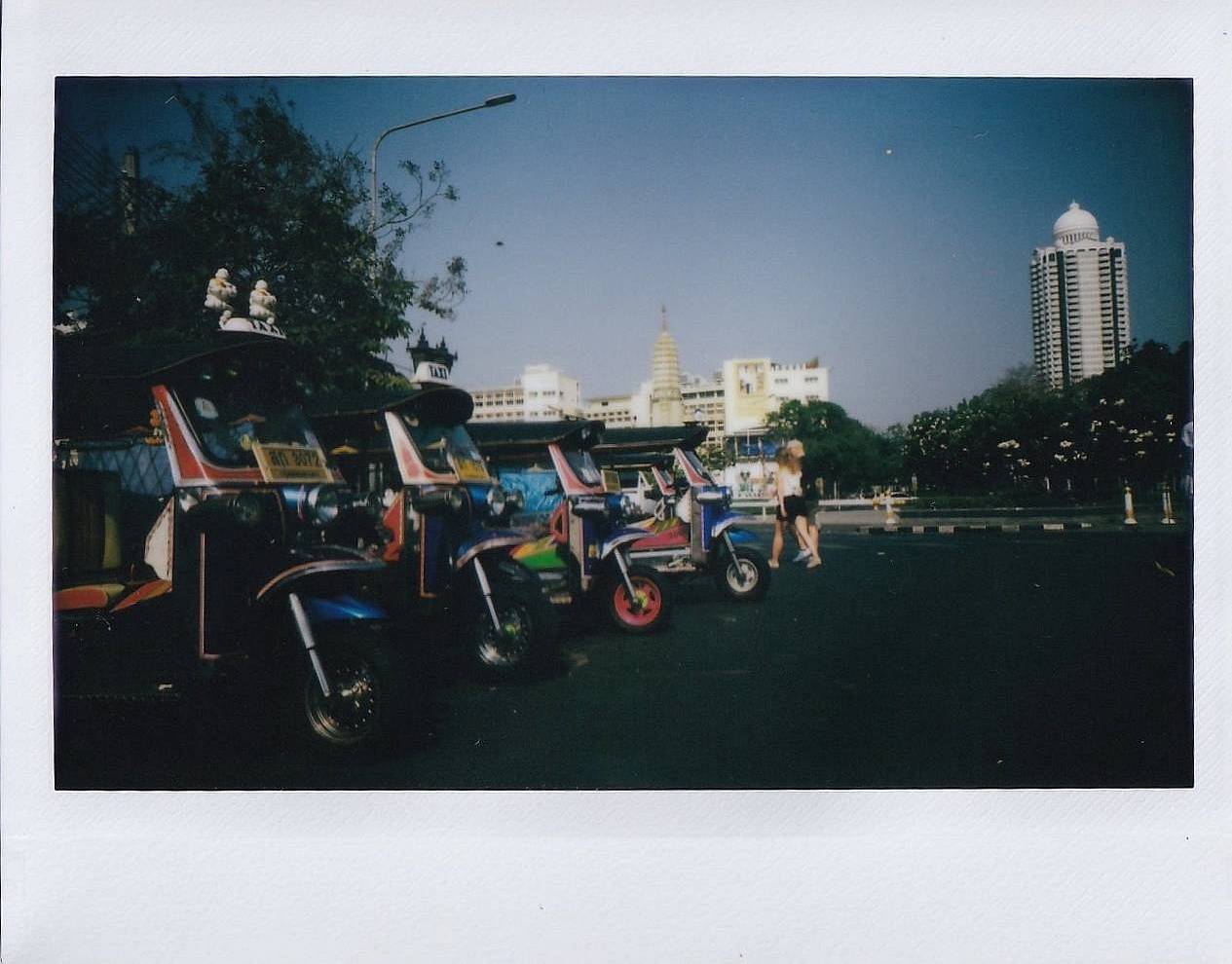© Warangkana Sangsawa | Lomo'Instant Wide Glass 宽幅玻璃镜头拍立得相机
