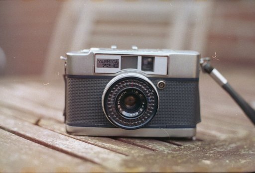 Tag: yashica 72-e half-frame rangefinder 35mm · Lomography