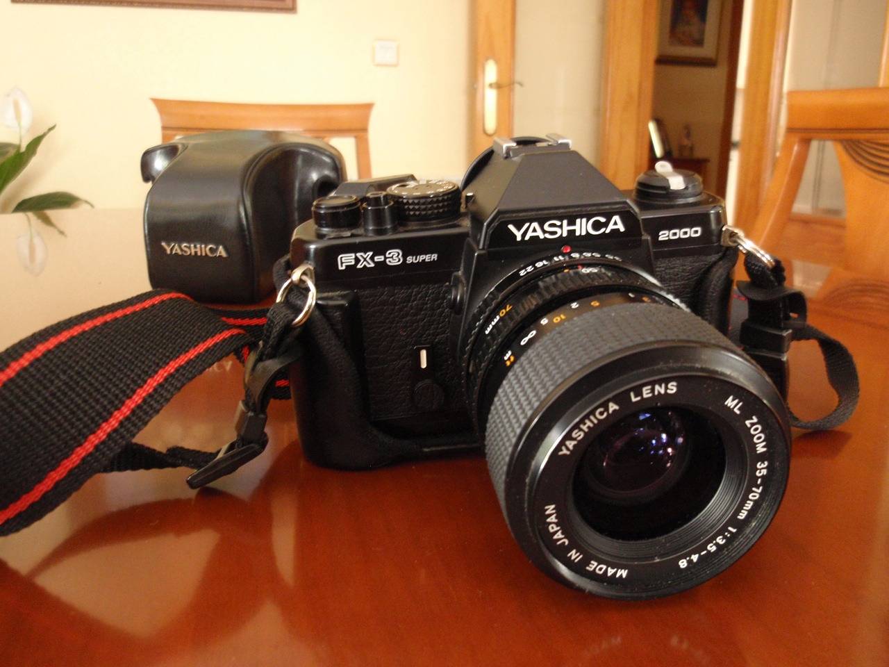 Yashica FX-3 Super 2000, analógica a toda prueba · Lomography Yashica FX-3 Super 2000, analógica a toda prueba · Lomography